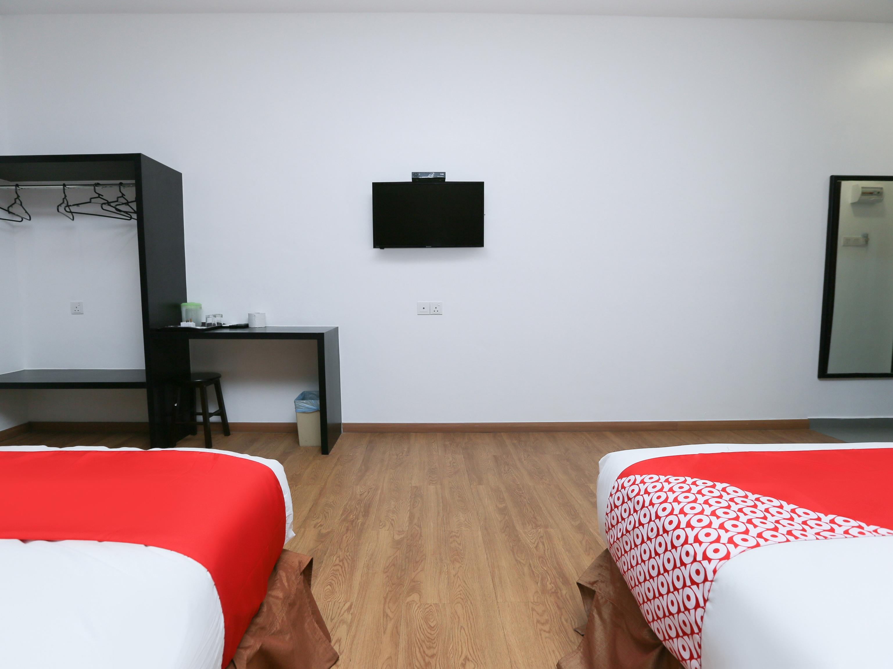 קוקופ Oyo 89915 East Mount Hotel מראה חיצוני תמונה