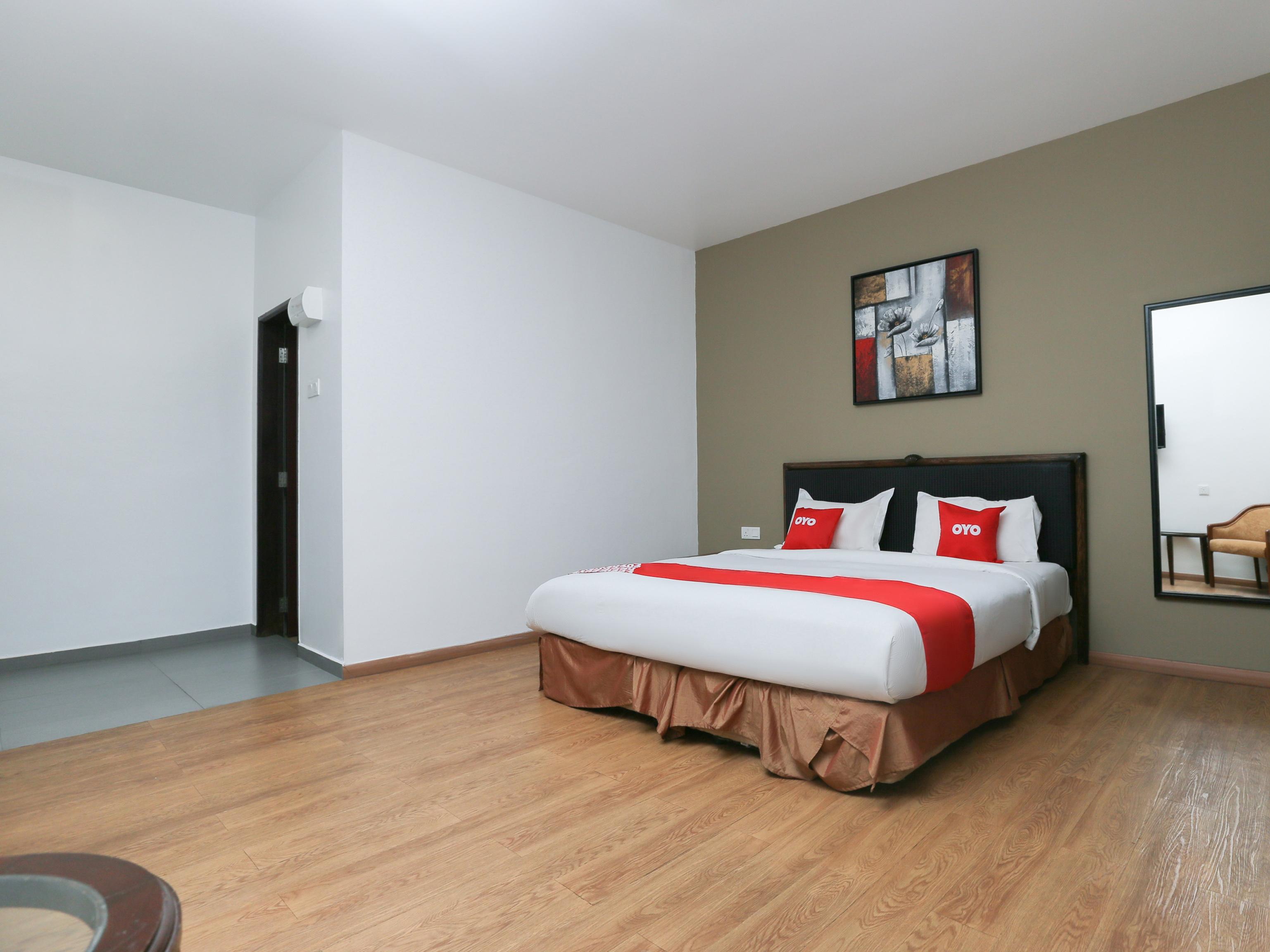 קוקופ Oyo 89915 East Mount Hotel מראה חיצוני תמונה