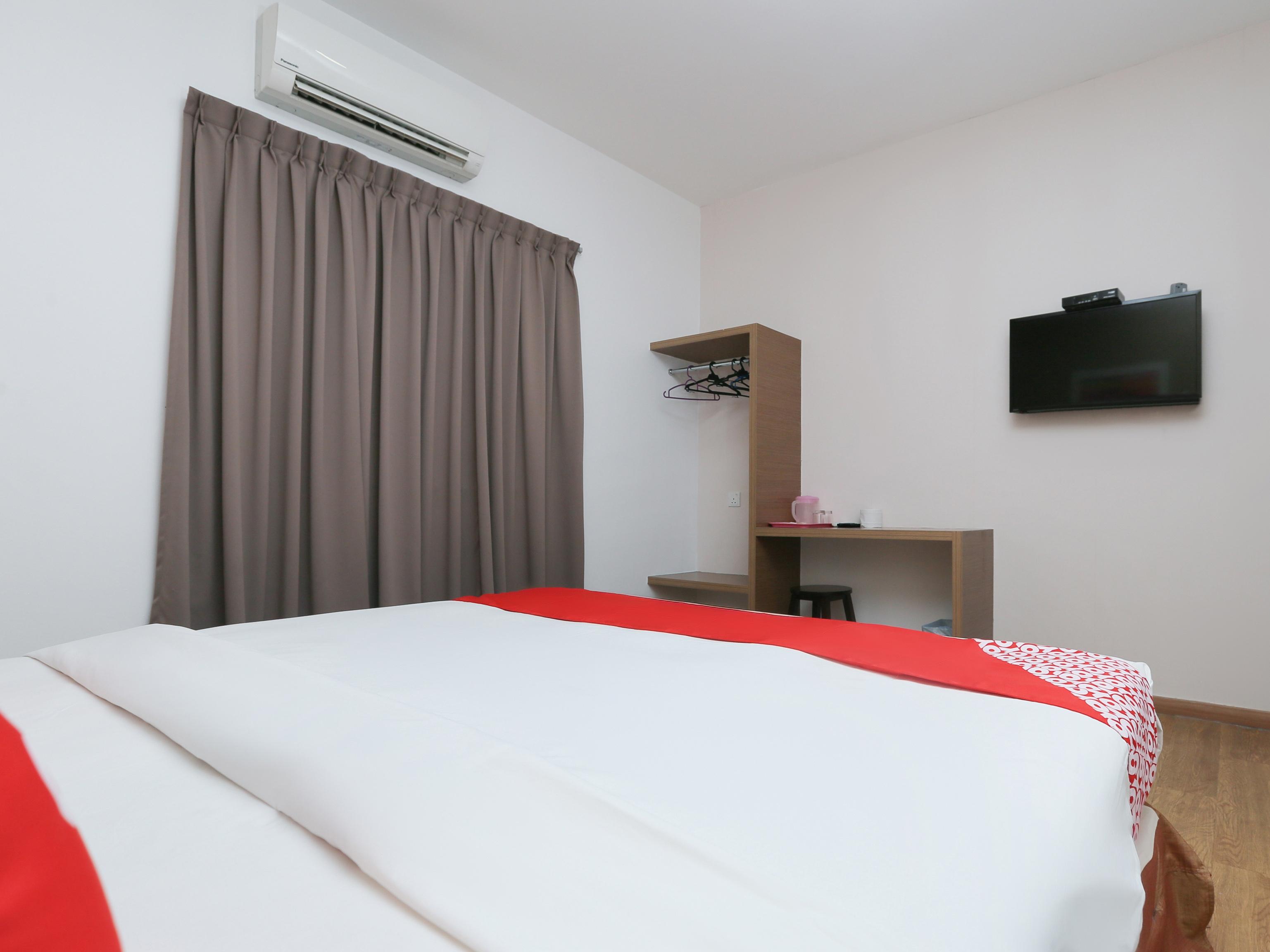 קוקופ Oyo 89915 East Mount Hotel מראה חיצוני תמונה