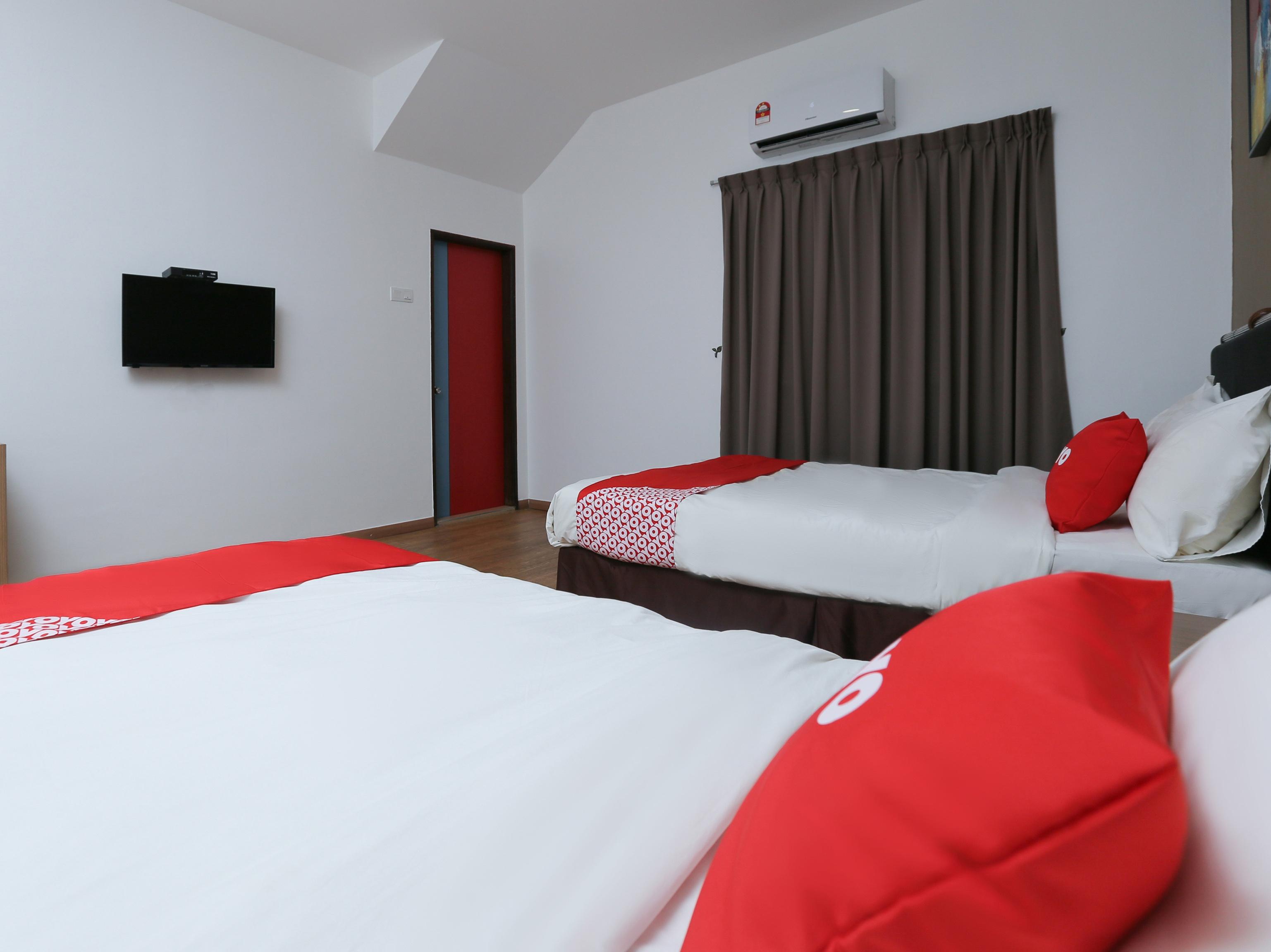 קוקופ Oyo 89915 East Mount Hotel מראה חיצוני תמונה