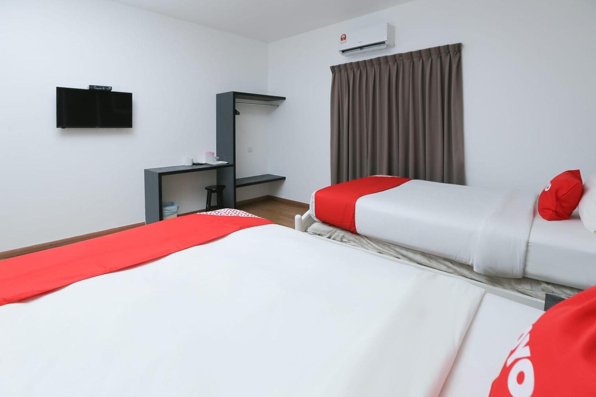 קוקופ Oyo 89915 East Mount Hotel מראה חיצוני תמונה