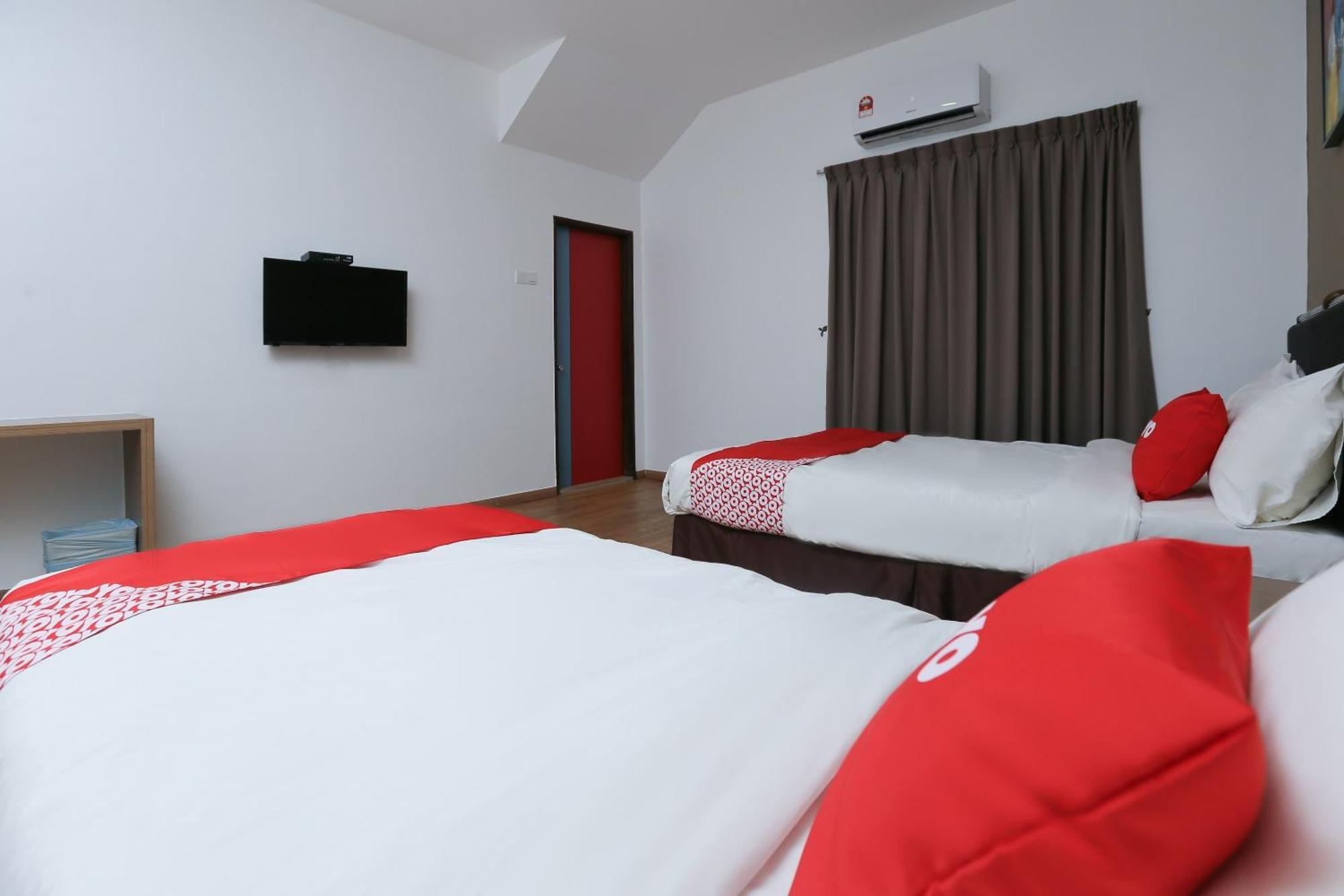 קוקופ Oyo 89915 East Mount Hotel מראה חיצוני תמונה