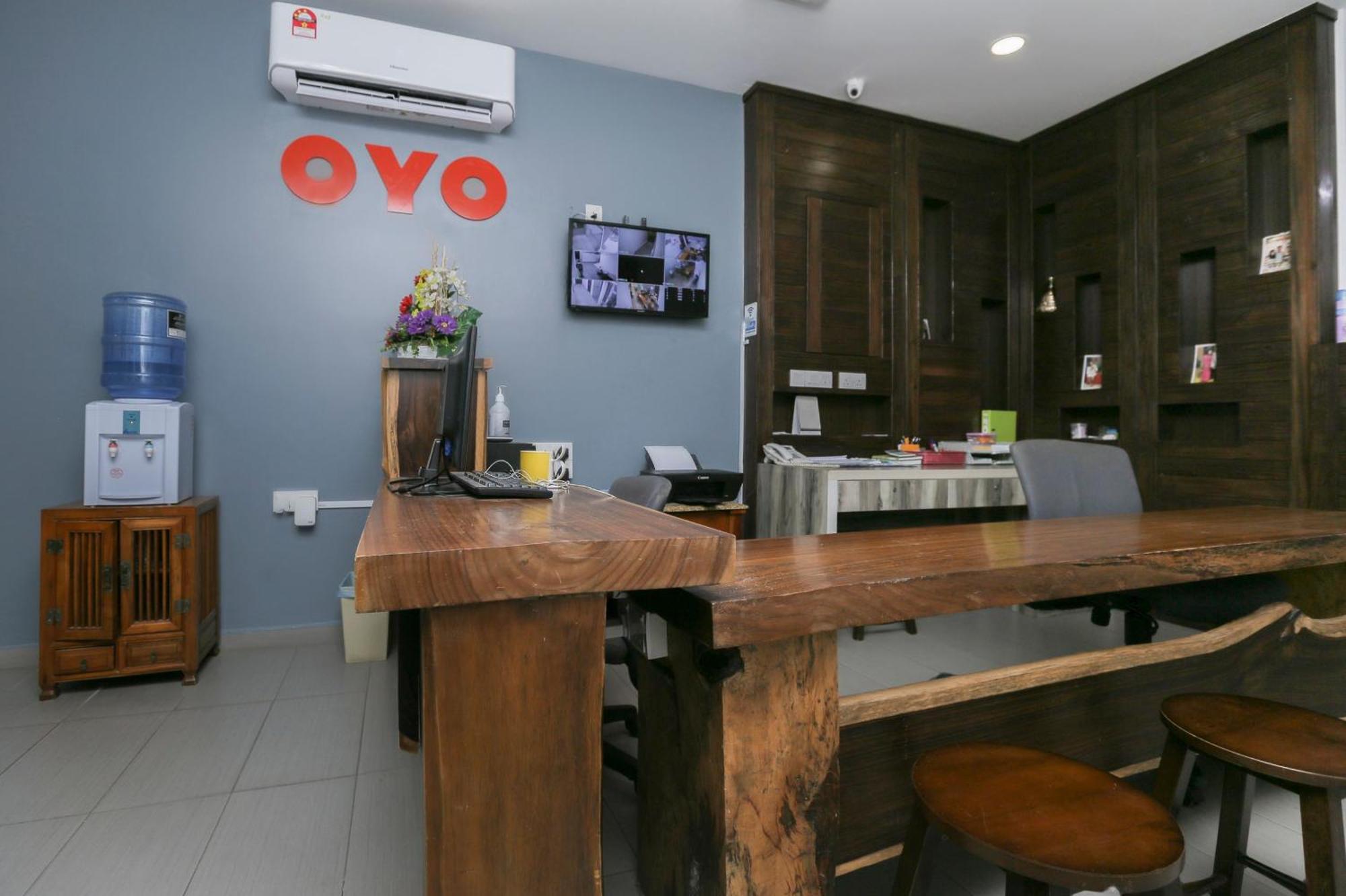 קוקופ Oyo 89915 East Mount Hotel מראה חיצוני תמונה