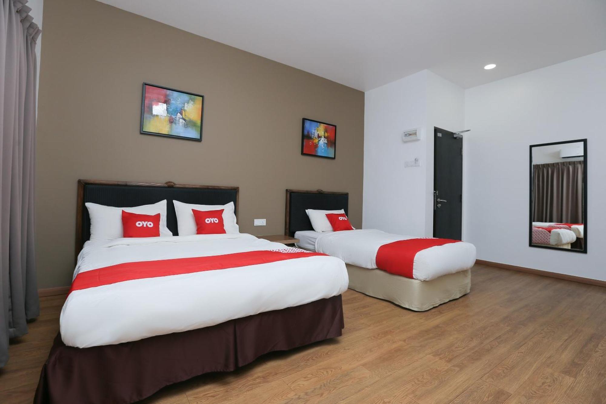 קוקופ Oyo 89915 East Mount Hotel מראה חיצוני תמונה