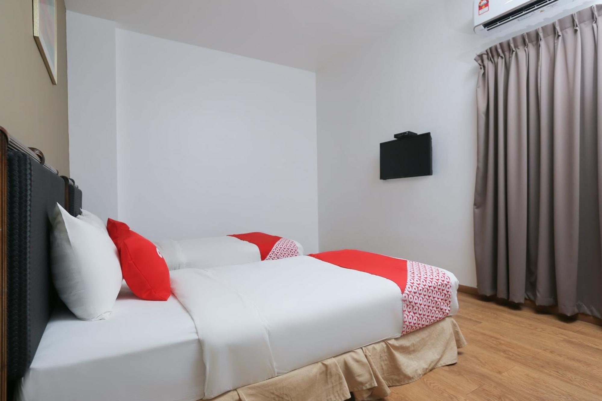 קוקופ Oyo 89915 East Mount Hotel מראה חיצוני תמונה
