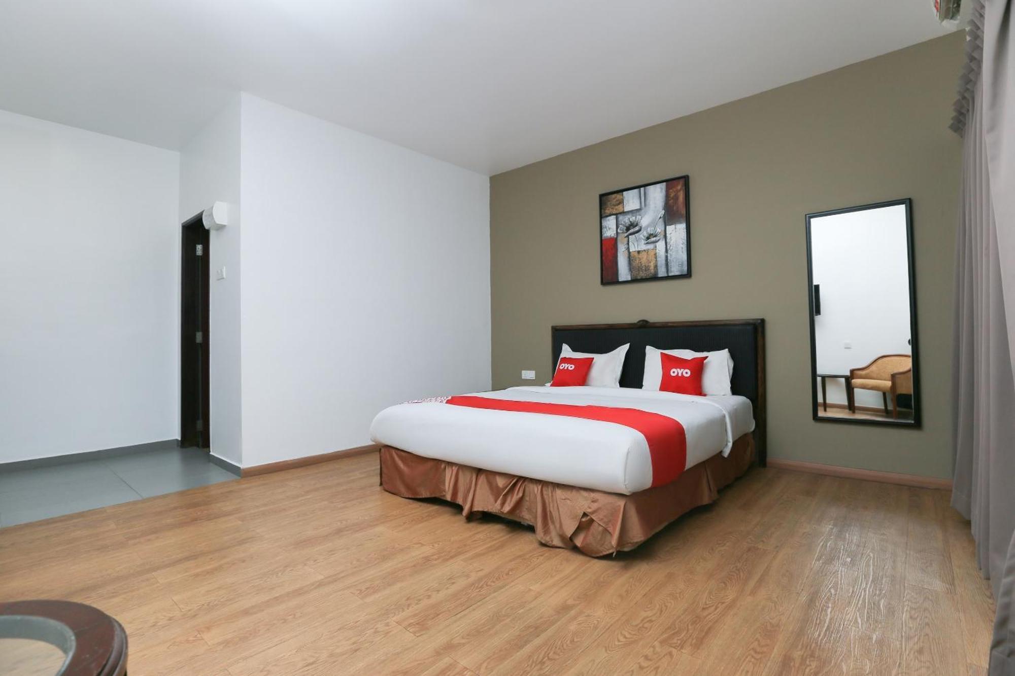 קוקופ Oyo 89915 East Mount Hotel מראה חיצוני תמונה