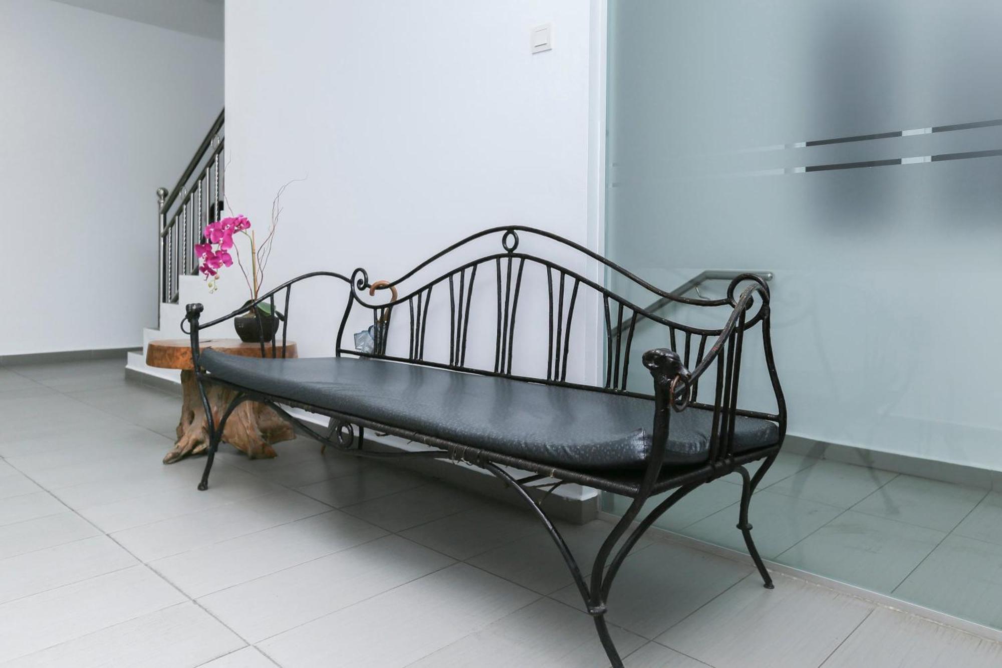 קוקופ Oyo 89915 East Mount Hotel מראה חיצוני תמונה