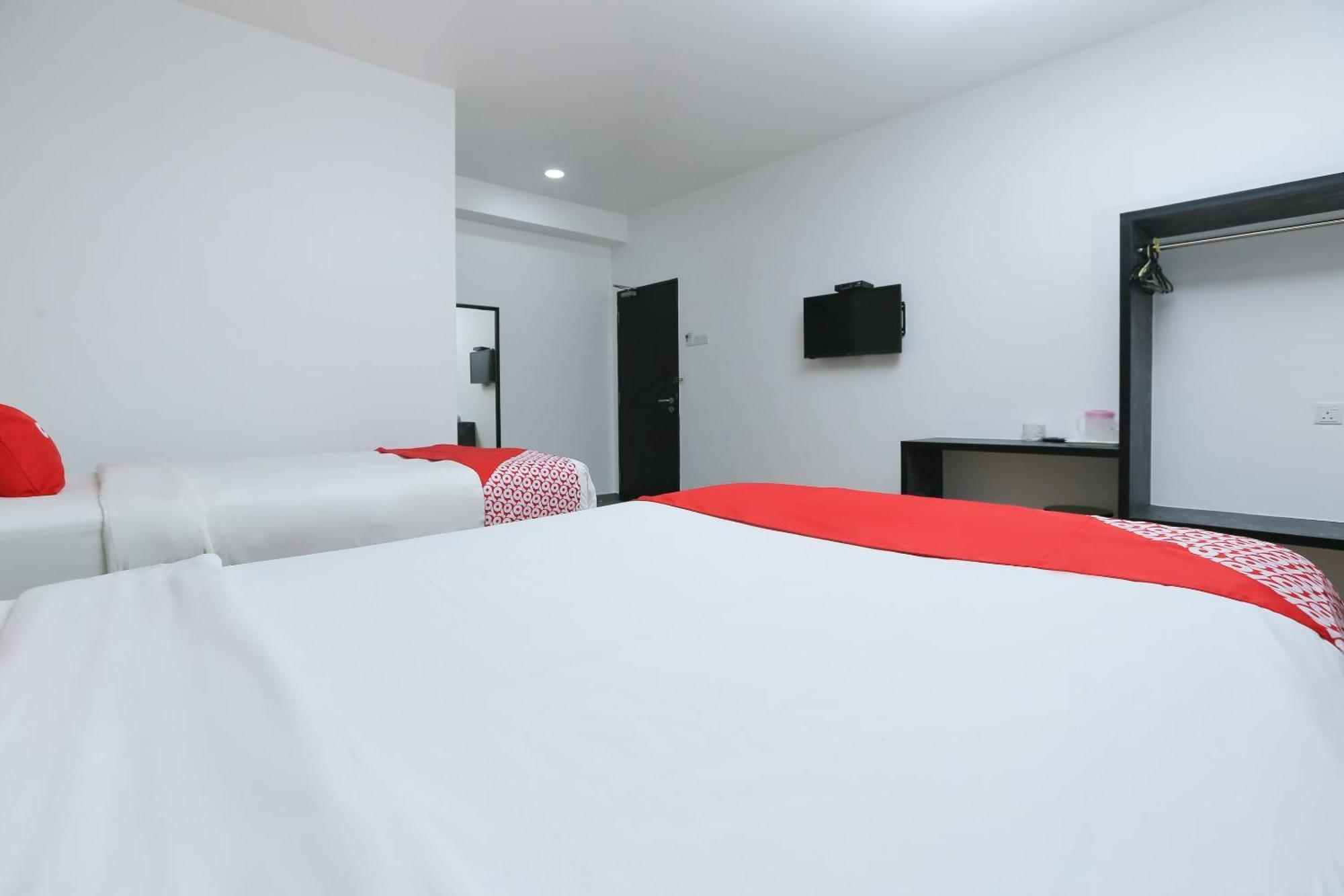 קוקופ Oyo 89915 East Mount Hotel מראה חיצוני תמונה
